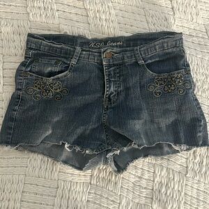 Detailed Vintage Low Rise Jean Shorts